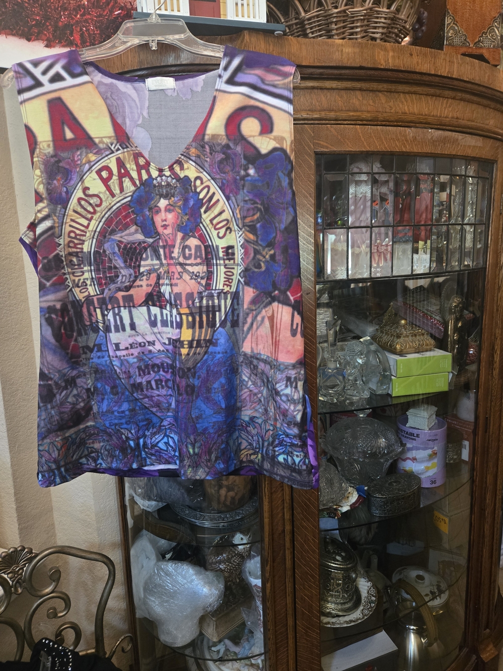 Vibrant Graphic Sleeveless Top with Art Nouveau Motif